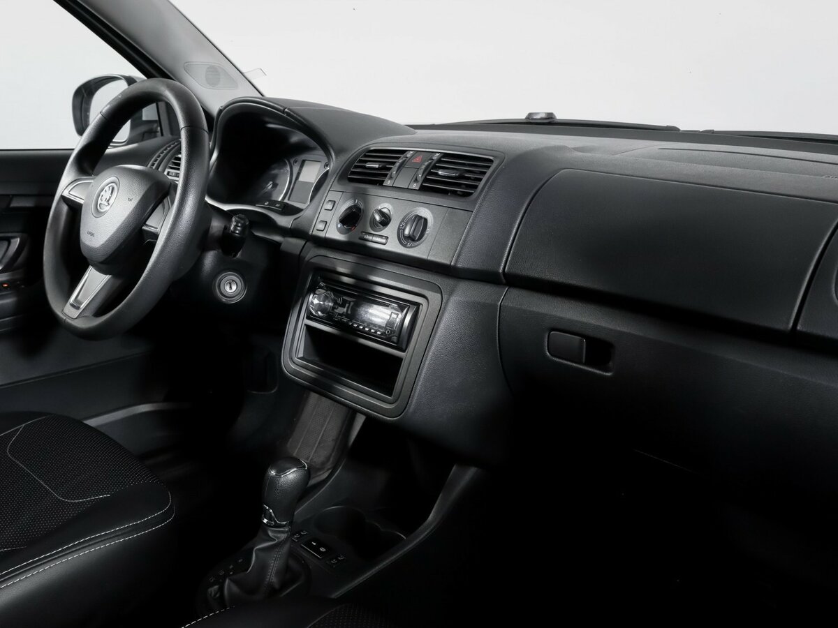 Б/У Шкода Фабия 2014 года. Фото: #6