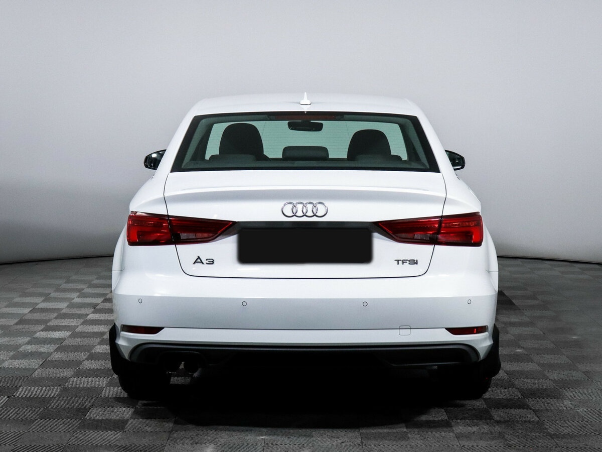 Б/У Ауди А3 2018 года. Фото: #4