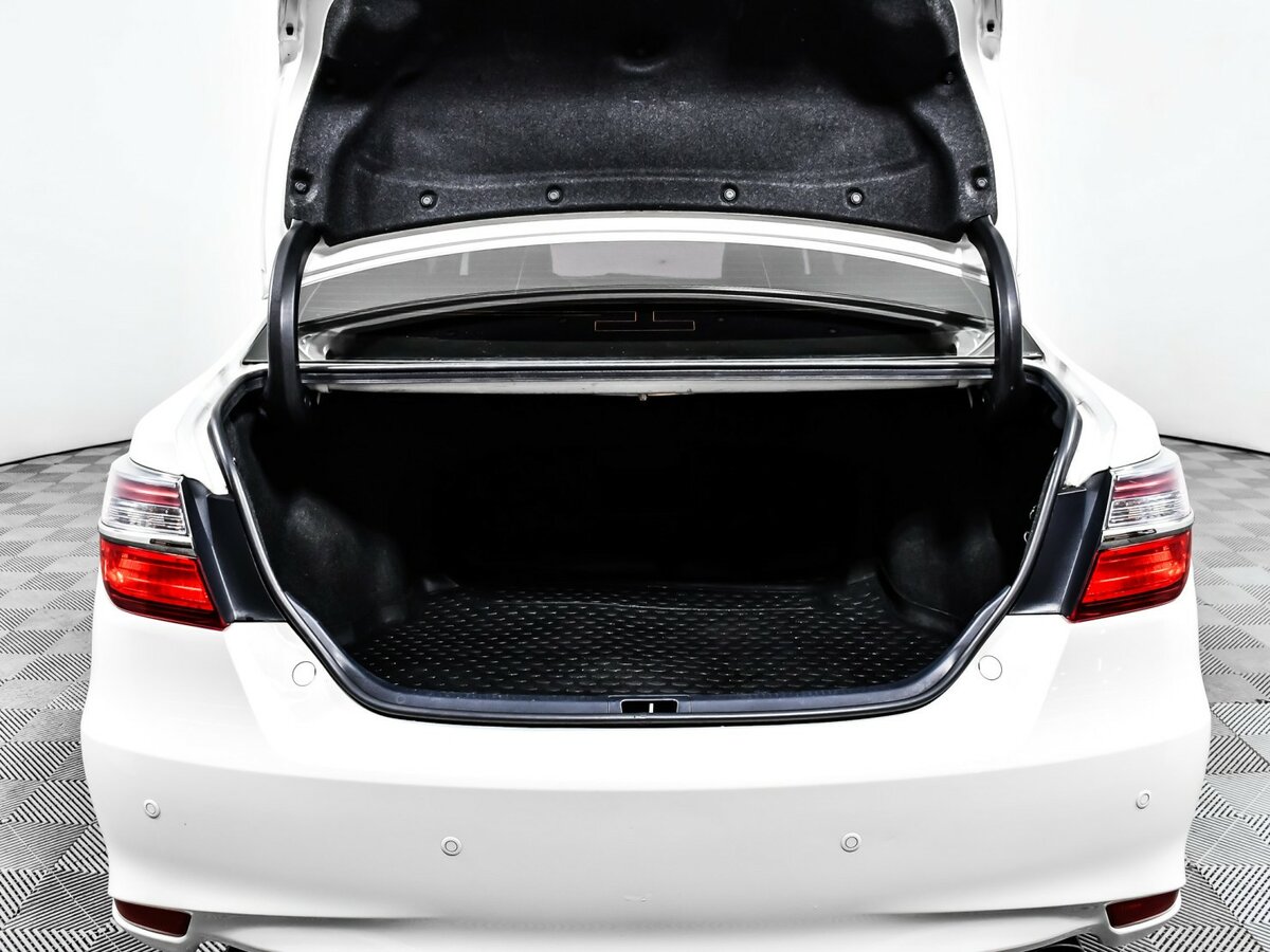 Б/У Тойота Камри 2016 года. Фото: #10