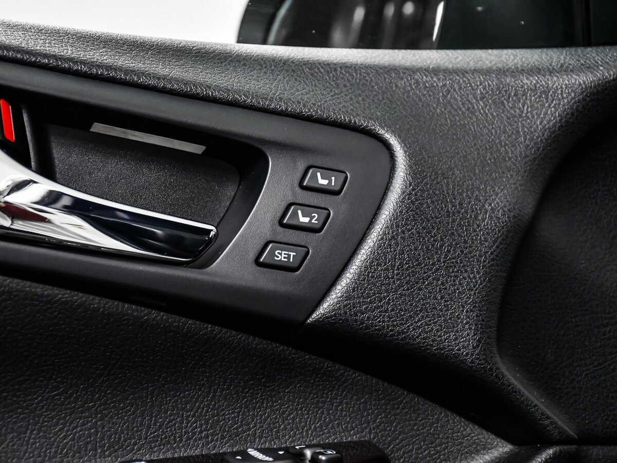 Б/У Тойота Камри 2016 года. Фото: #12