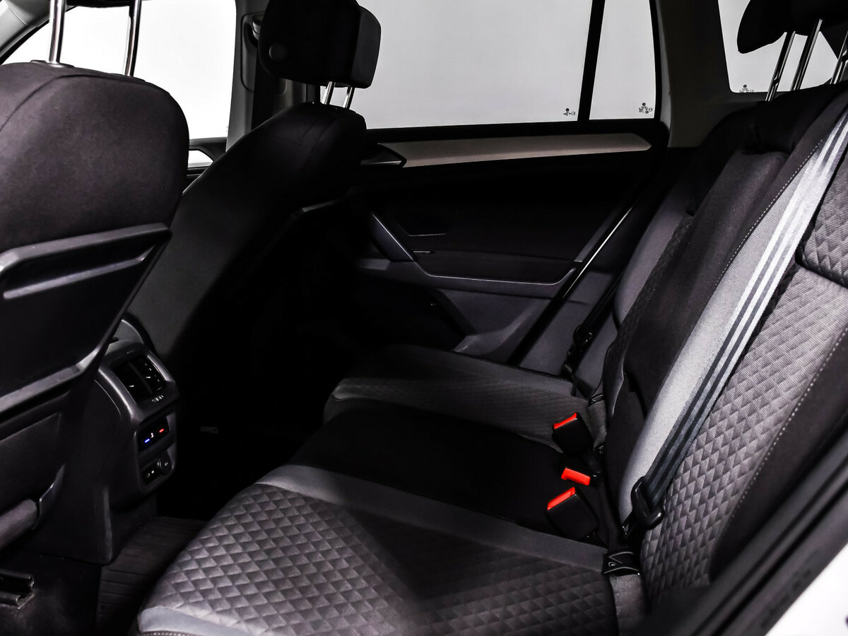 Б/У Фольксваген Тигуан 2020 года. Фото: #11