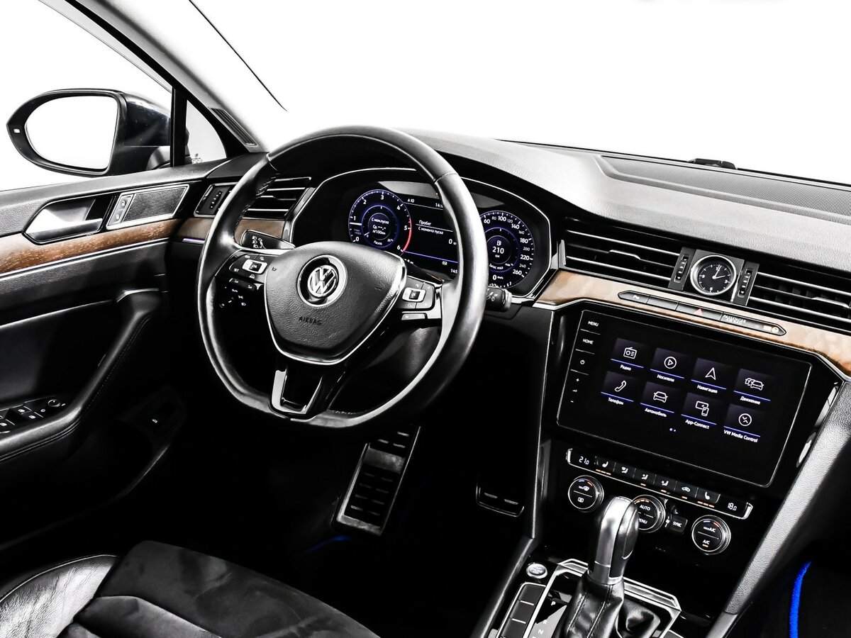 Б/У Фольксваген Пассат 2018 года. Фото: #6