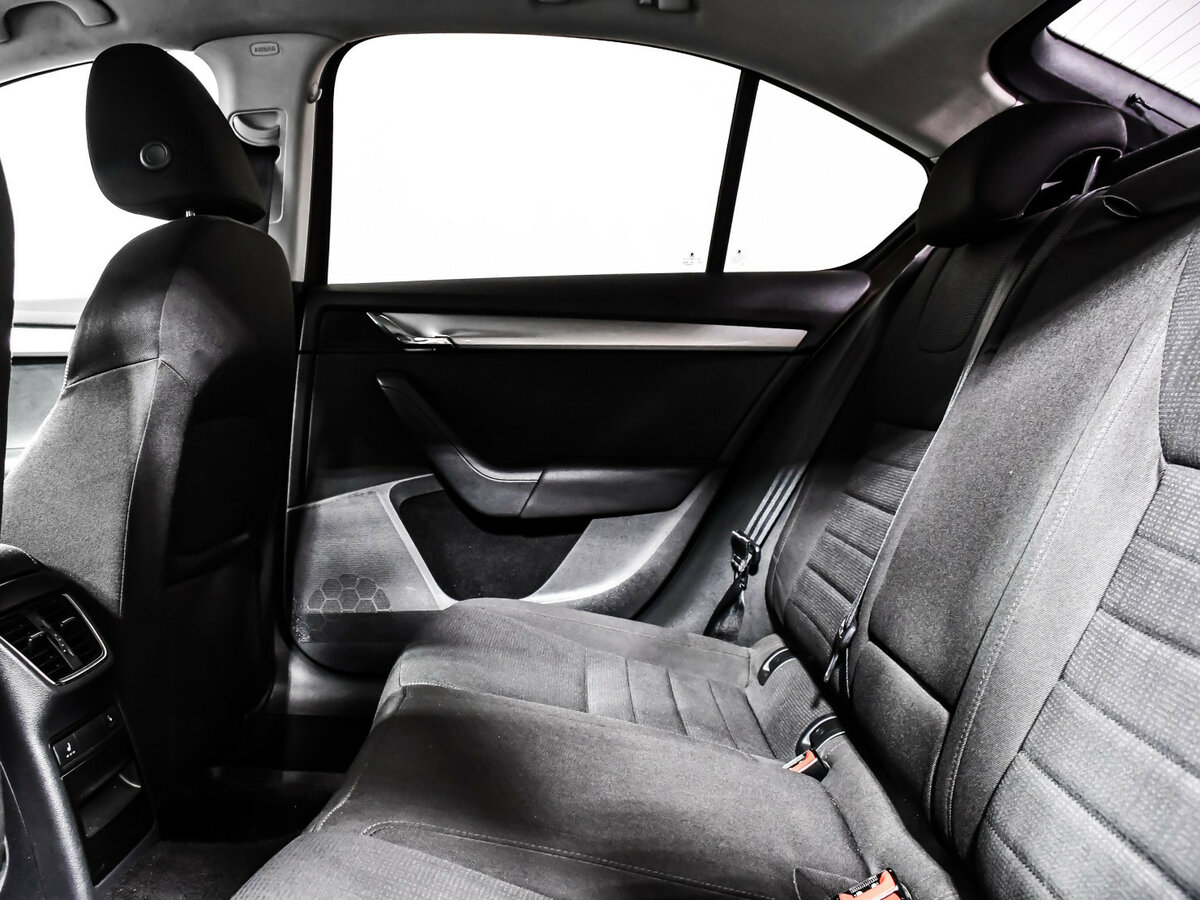 Б/У Шкода Октавия 2014 года. Фото: #9