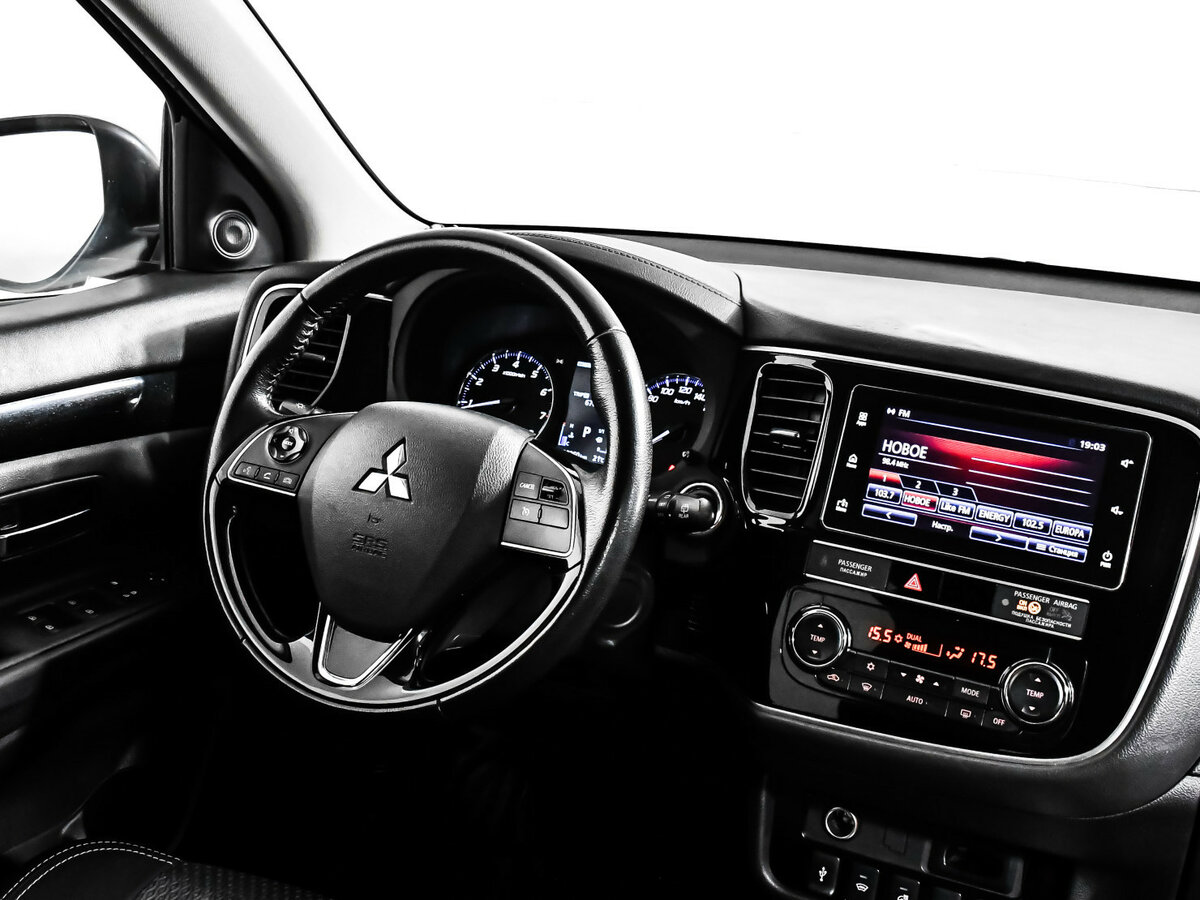 Б/У Митсубиши Оутлэндер 2018 года. Фото: #6