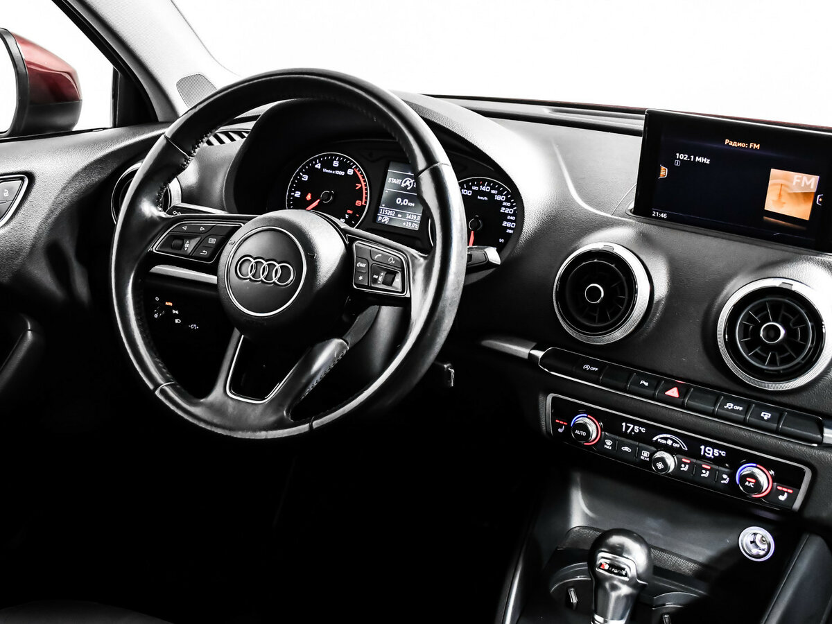 Б/У Ауди А3 2017 года. Фото: #7