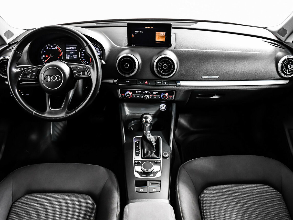 Б/У Ауди А3 2017 года. Фото: #9