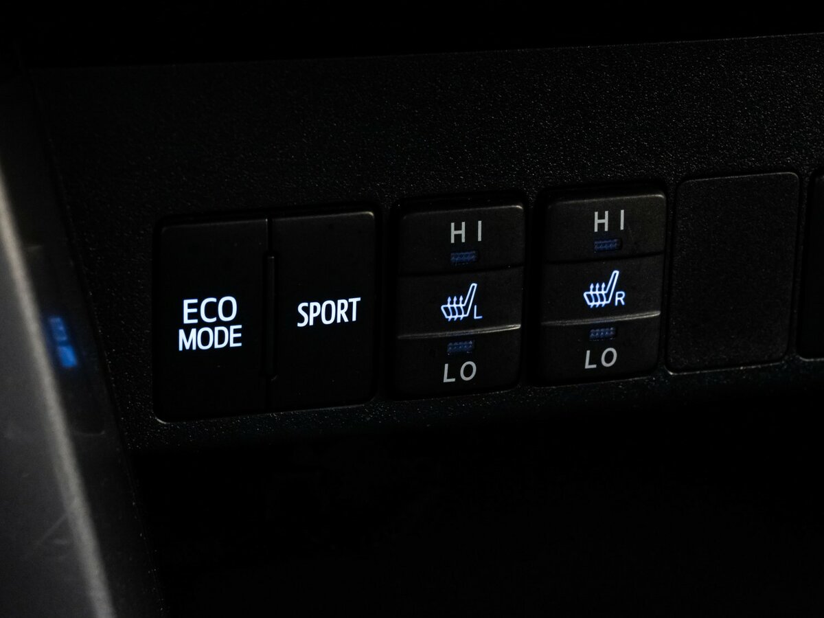 Б/У Тойота Рав4 2017 года. Фото: #11