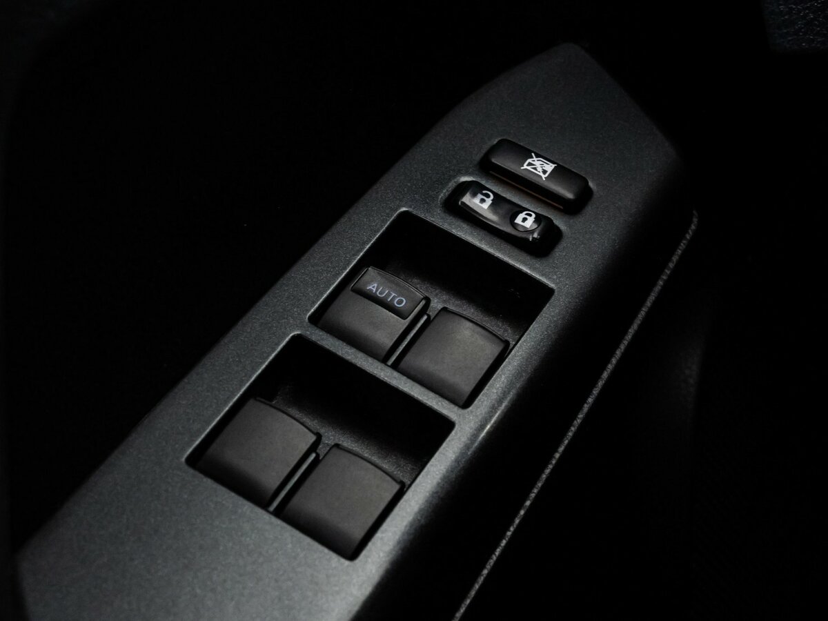 Б/У Тойота Рав4 2017 года. Фото: #13