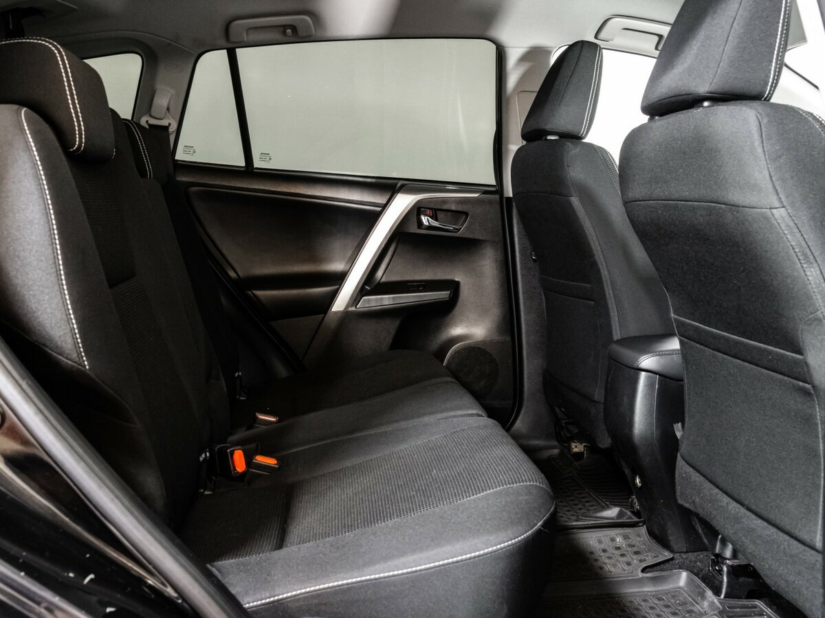 Б/У Тойота Рав4 2017 года. Фото: #14