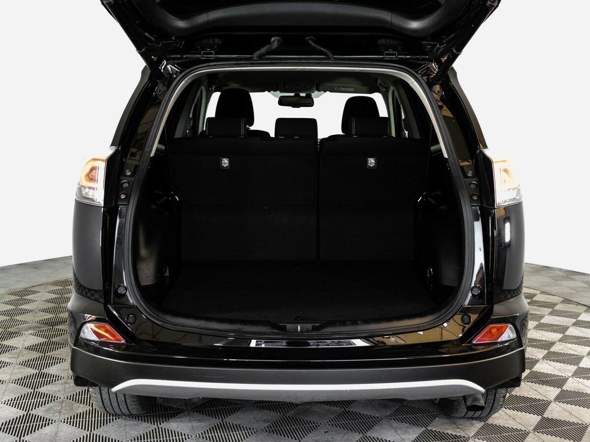 Б/У Тойота Рав4 2017 года. Фото: #15