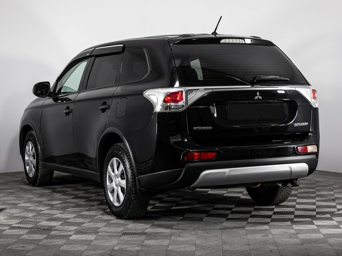 Б/У Митсубиши Оутлэндер 2014 года. Фото: #5