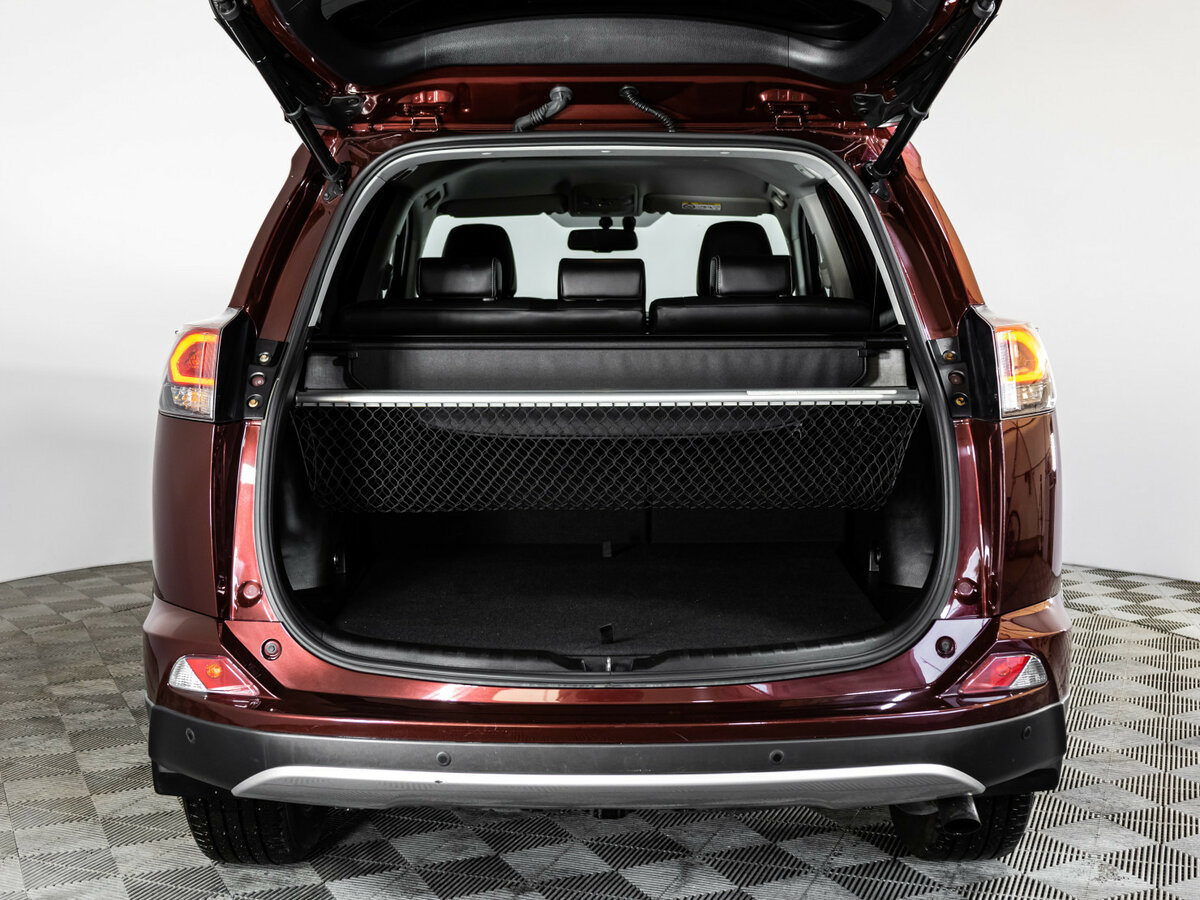 Б/У Тойота Рав4 2019 года. Фото: #17