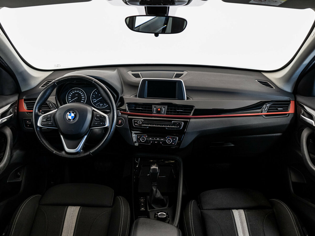 Б/У БМВ Икс1 2017 года. Фото: #8