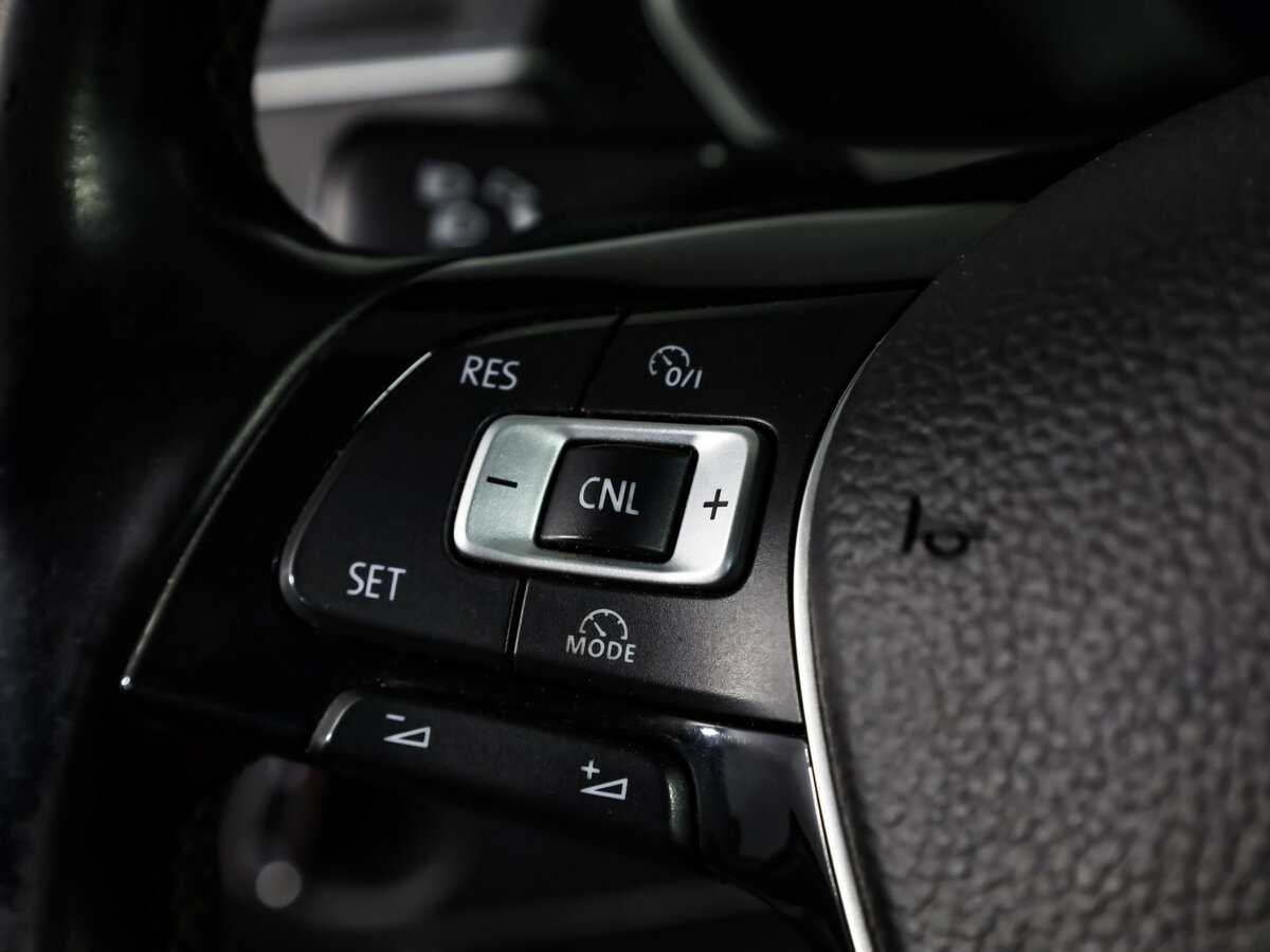 Б/У Фольксваген Тигуан 2017 года. Фото: #9