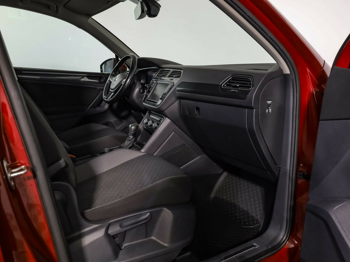 Б/У Фольксваген Тигуан 2017 года. Фото: #20