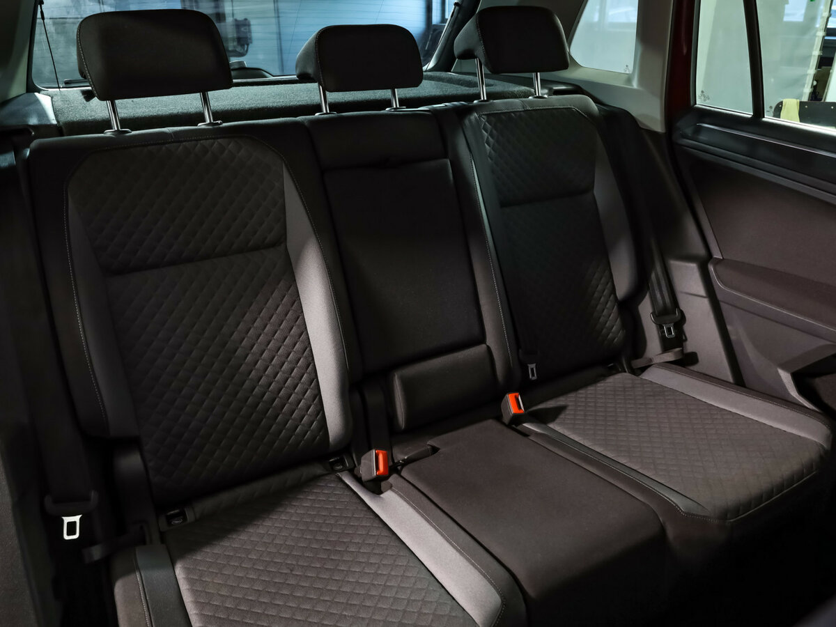 Б/У Фольксваген Тигуан 2017 года. Фото: #23