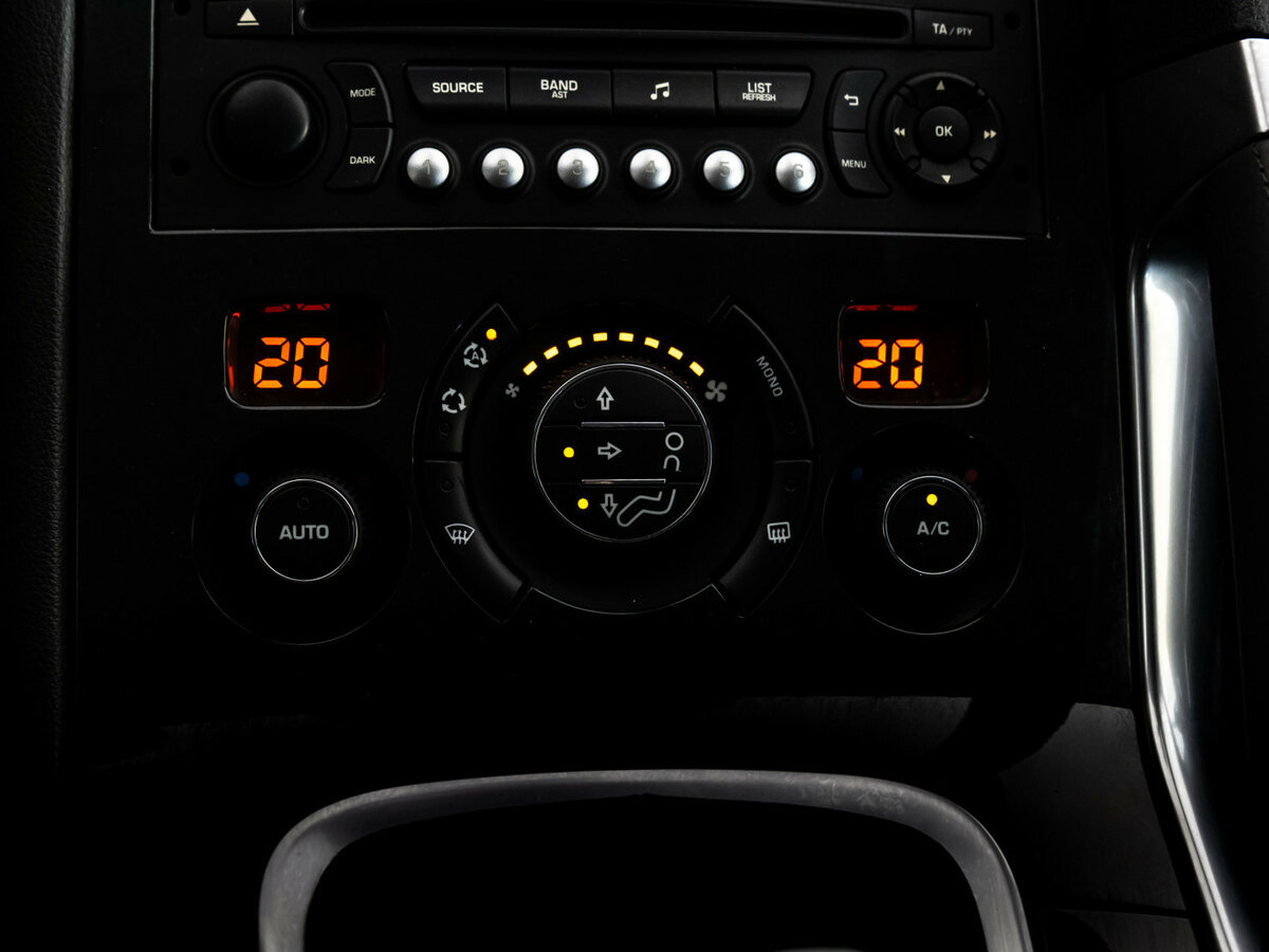 Б/У Пежо 3008 2014 года. Фото: #10