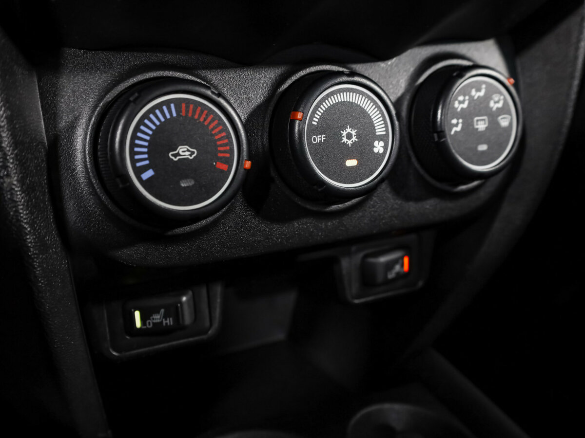 Б/У Митсубиши АС-Икс 2014 года. Фото: #12