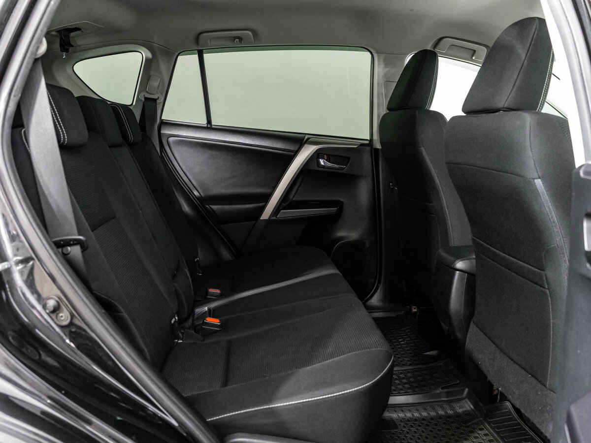 Б/У Тойота Рав4 2016 года. Фото: #11