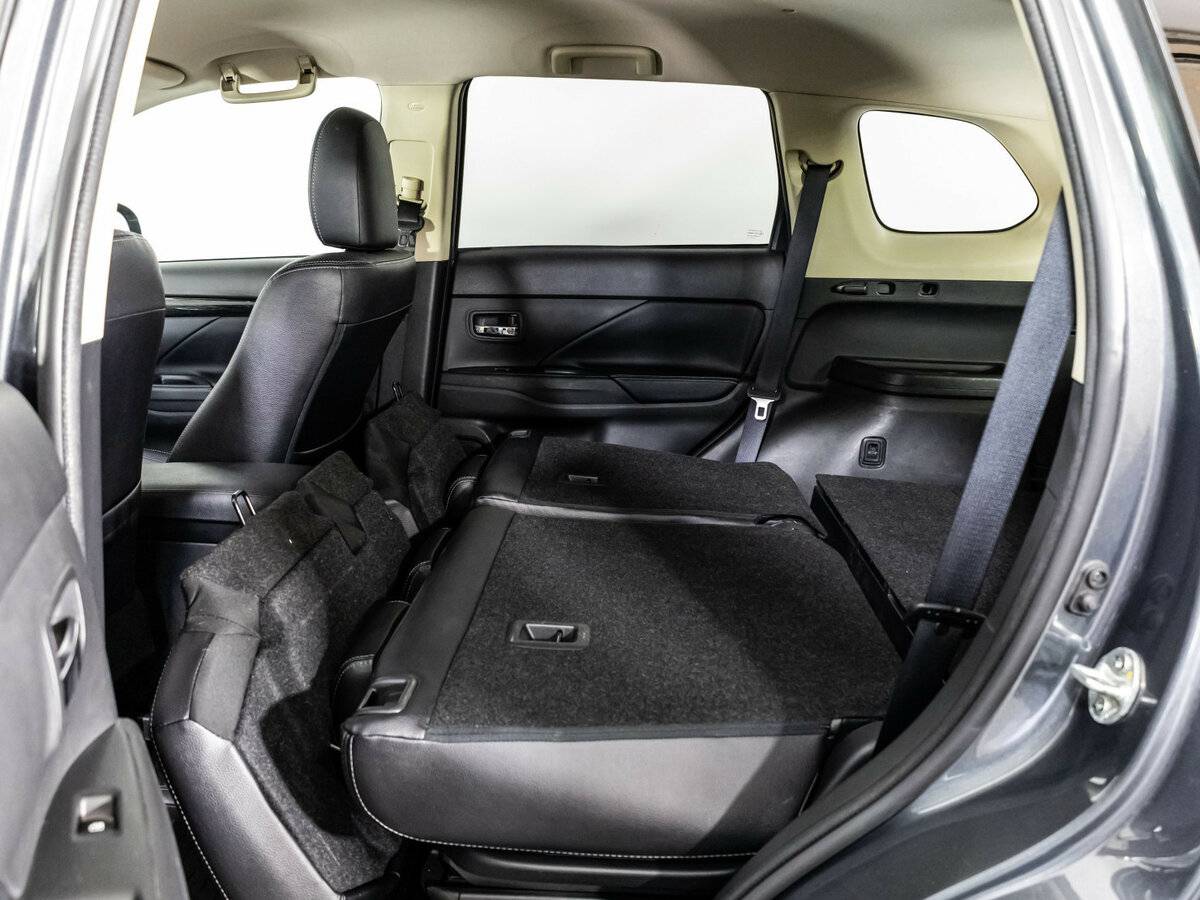 Б/У Митсубиши Оутлэндер 2018 года. Фото: #19