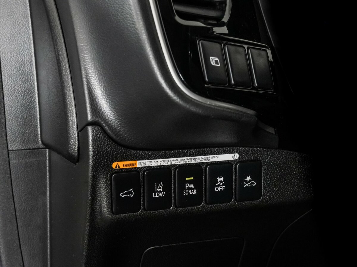 Б/У Митсубиши Оутлэндер 2017 года. Фото: #13