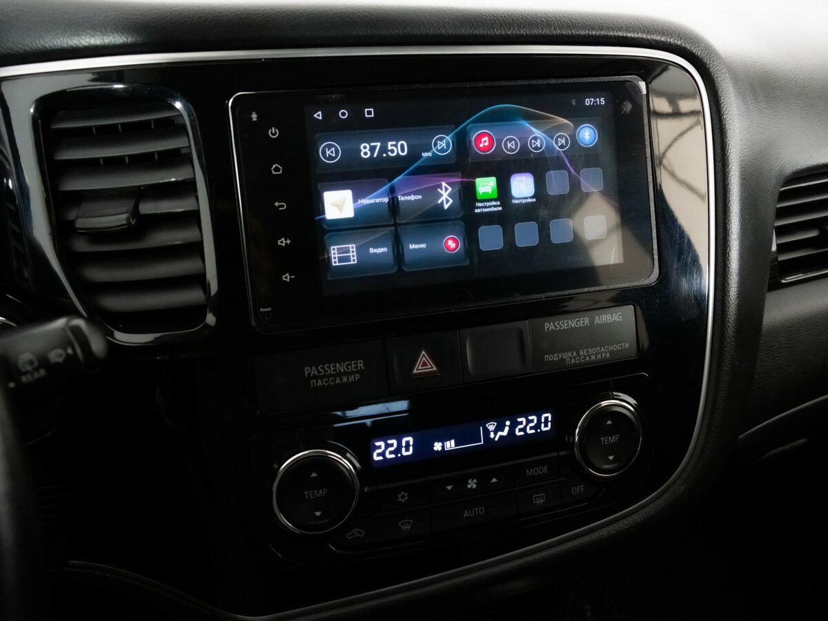 Б/У Митсубиши Оутлэндер 2017 года. Фото: #16