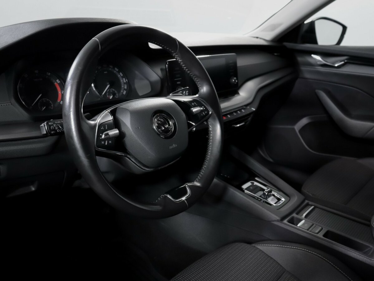 Б/У Шкода Октавия 2020 года. Фото: #10