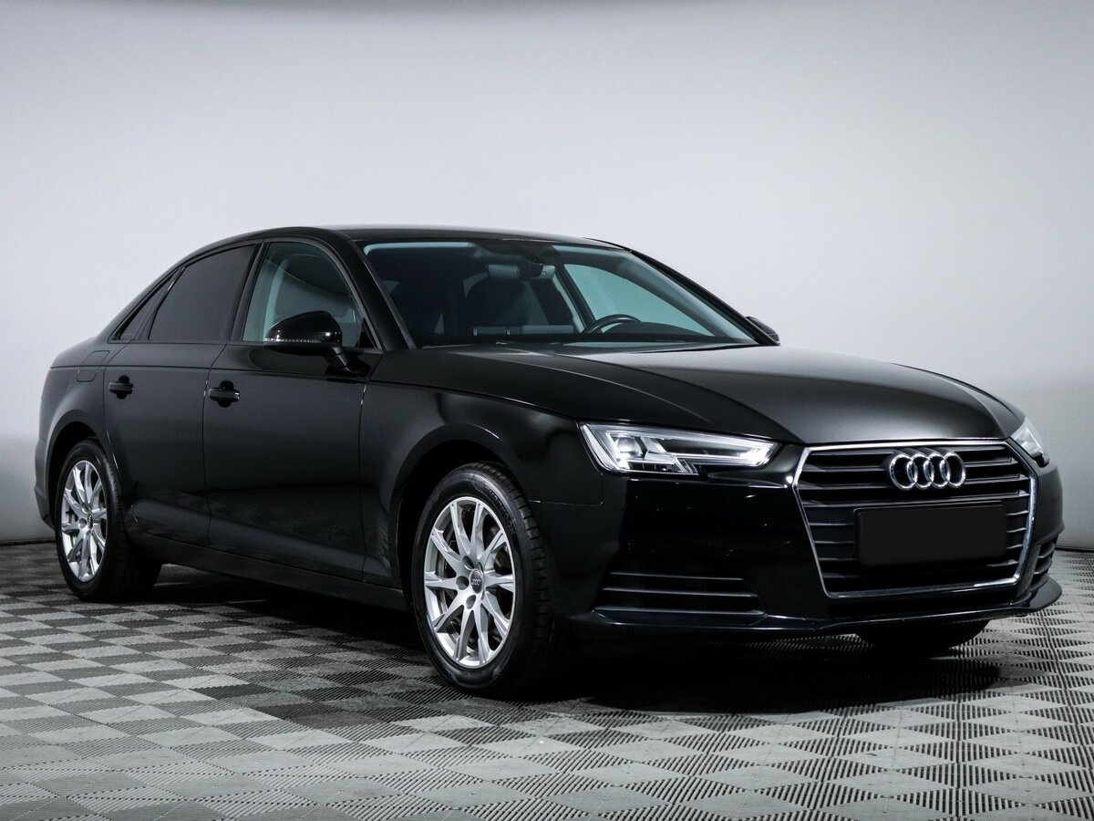 Б/У Ауди А4 2019 года. Фото: #2