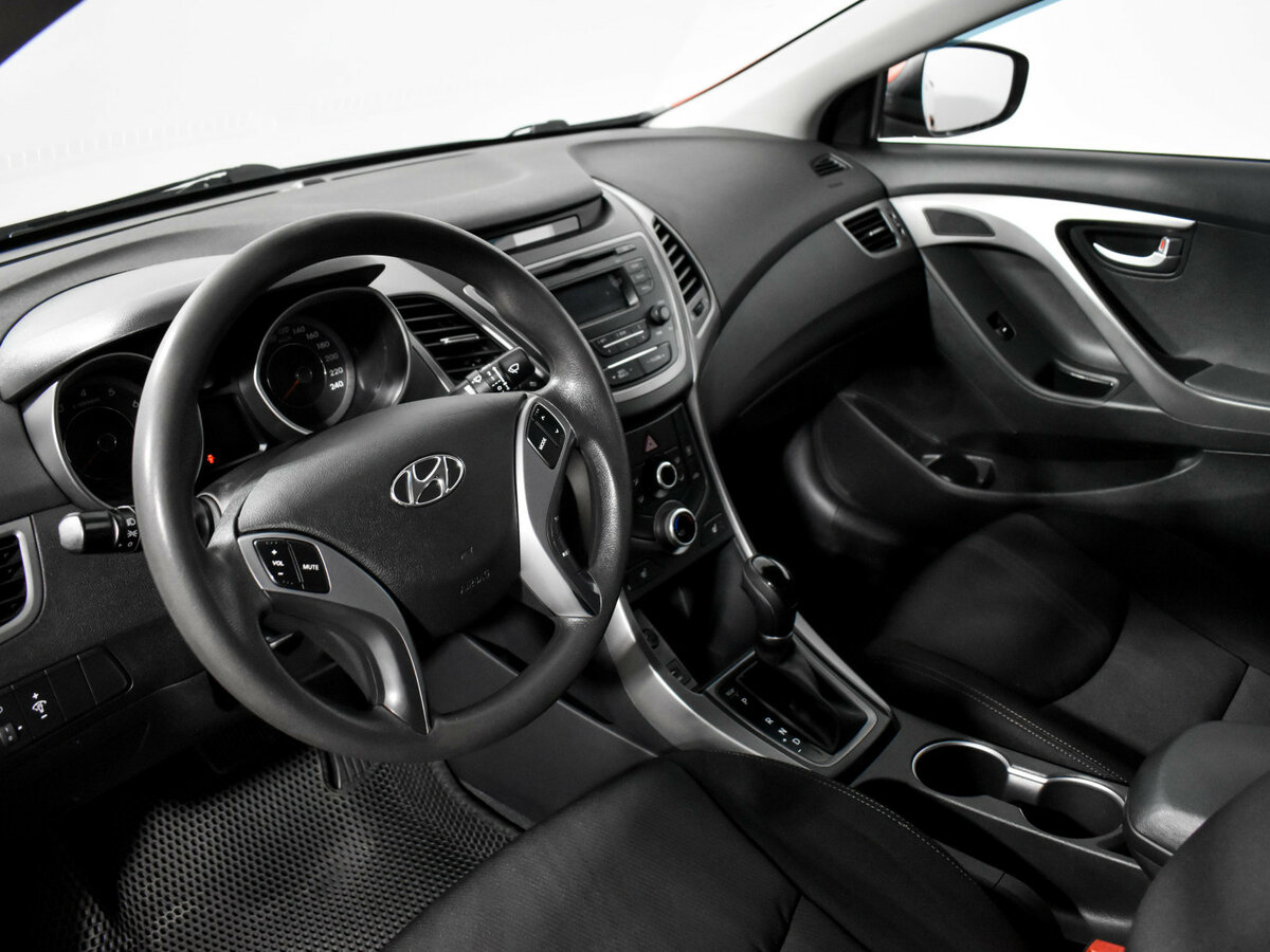 Б/У Хендай Елантра 2015 года. Фото: #8