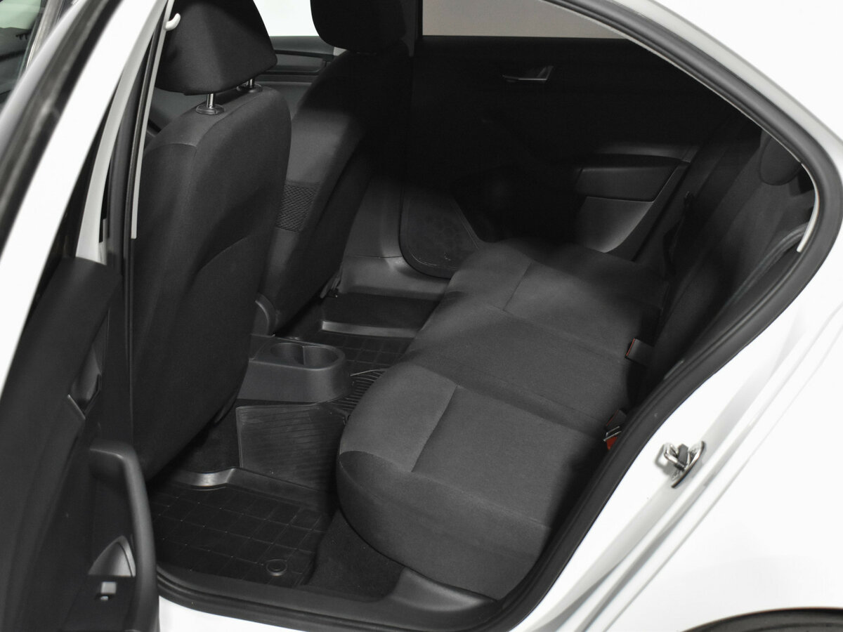 Б/У Шкода Рапид 2017 года. Фото: #9