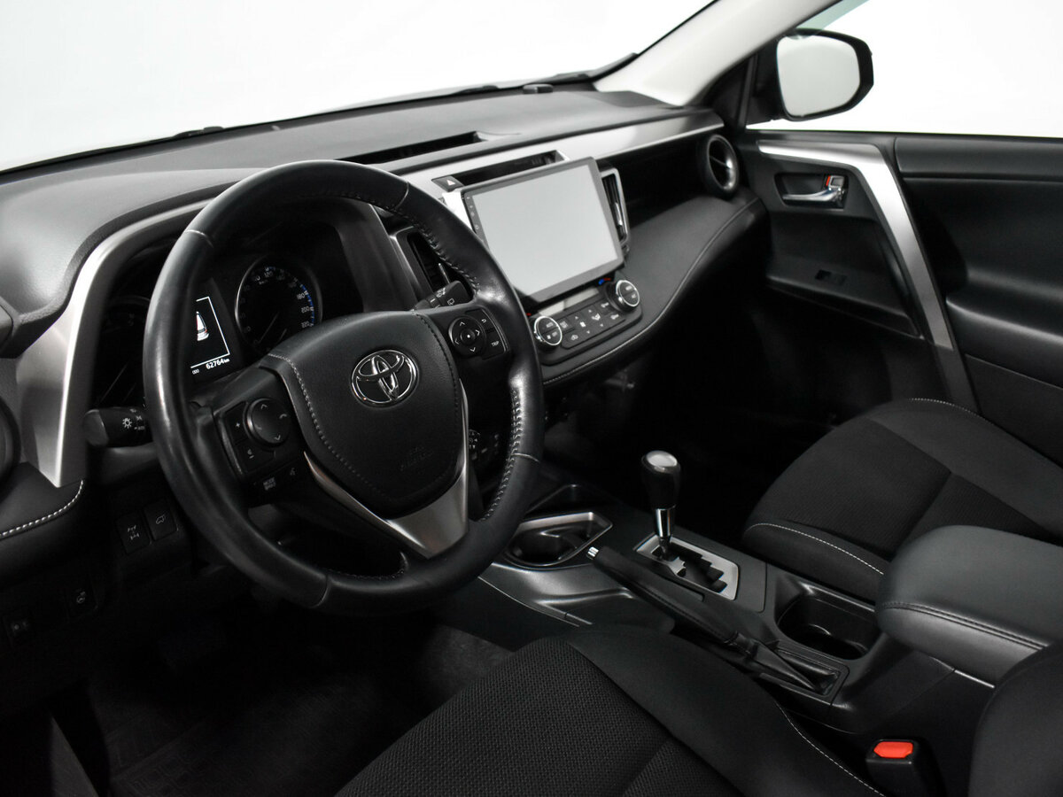 Б/У Тойота Рав4 2016 года. Фото: #8