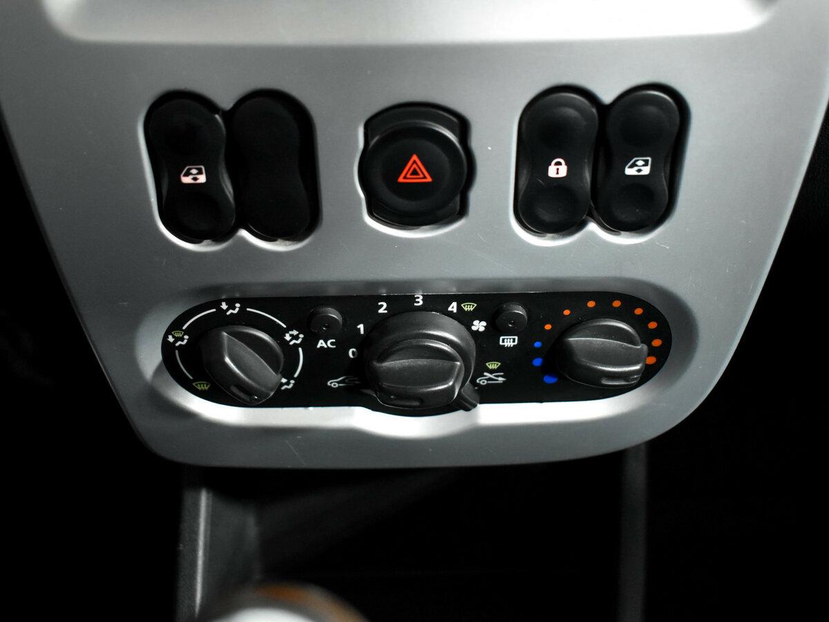 Б/У Рено Сандеро 2012 года. Фото: #15