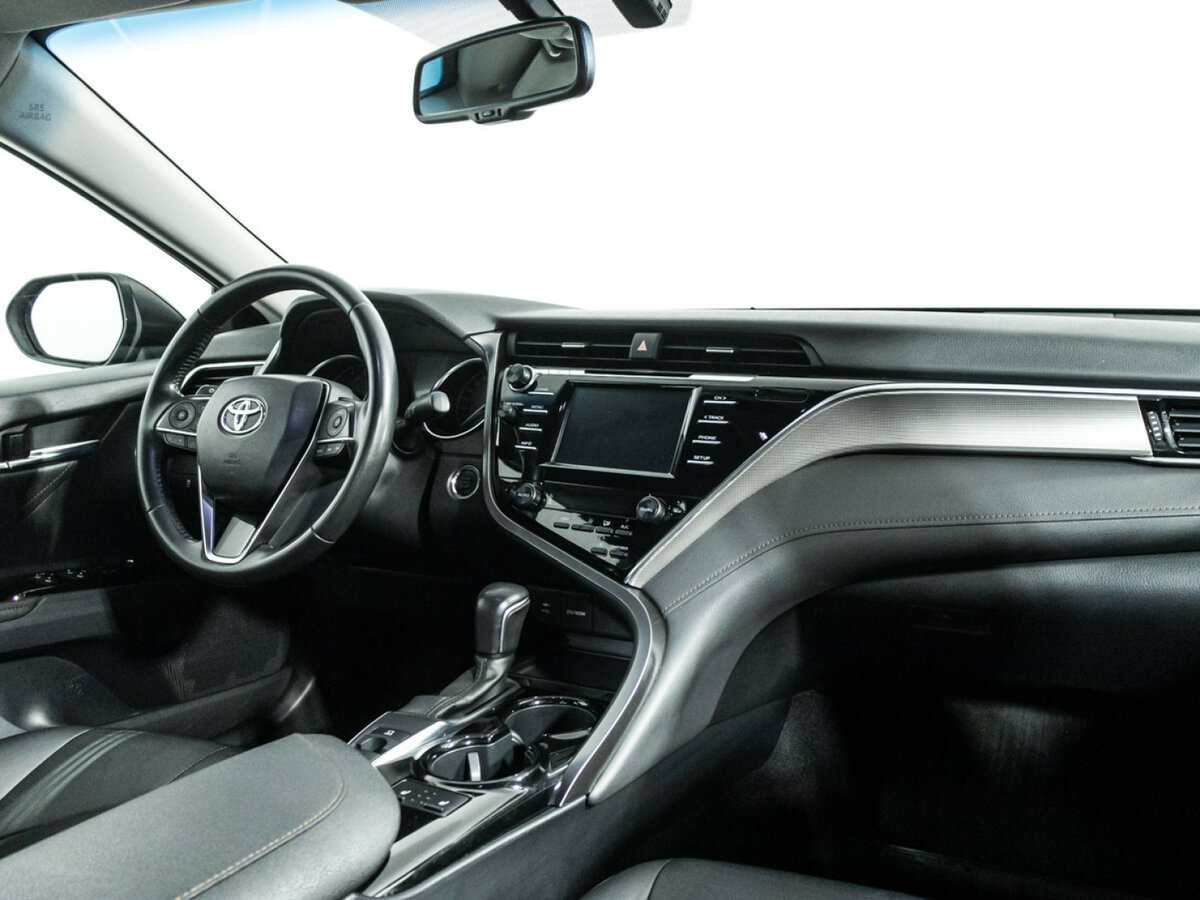 Б/У Тойота Камри 2018 года. Фото: #8