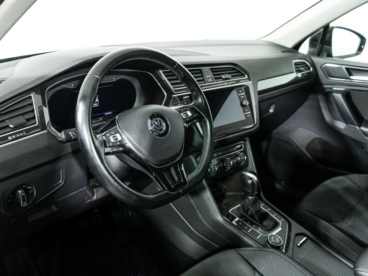 Б/У Фольксваген Тигуан 2018 года. Фото: #10