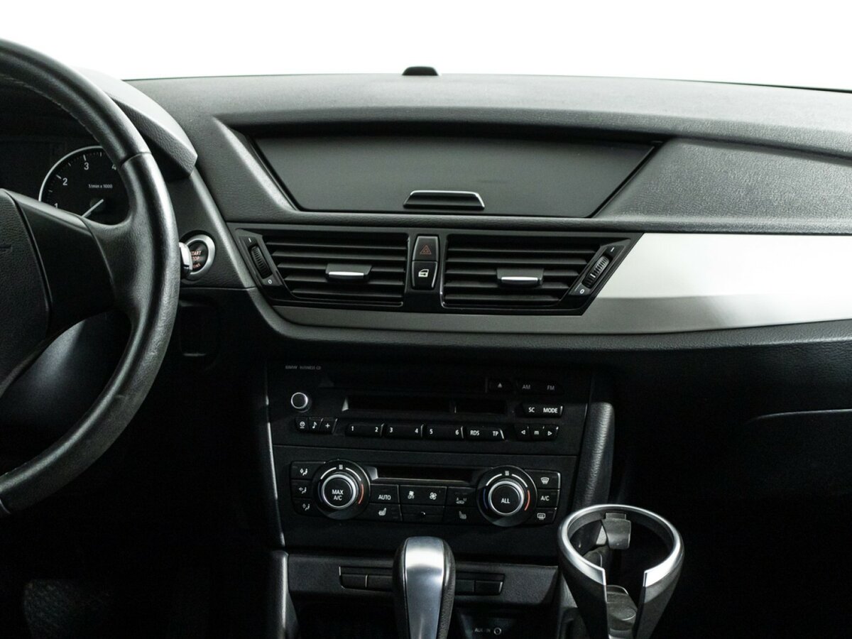 Б/У БМВ Икс1 2013 года. Фото: #12