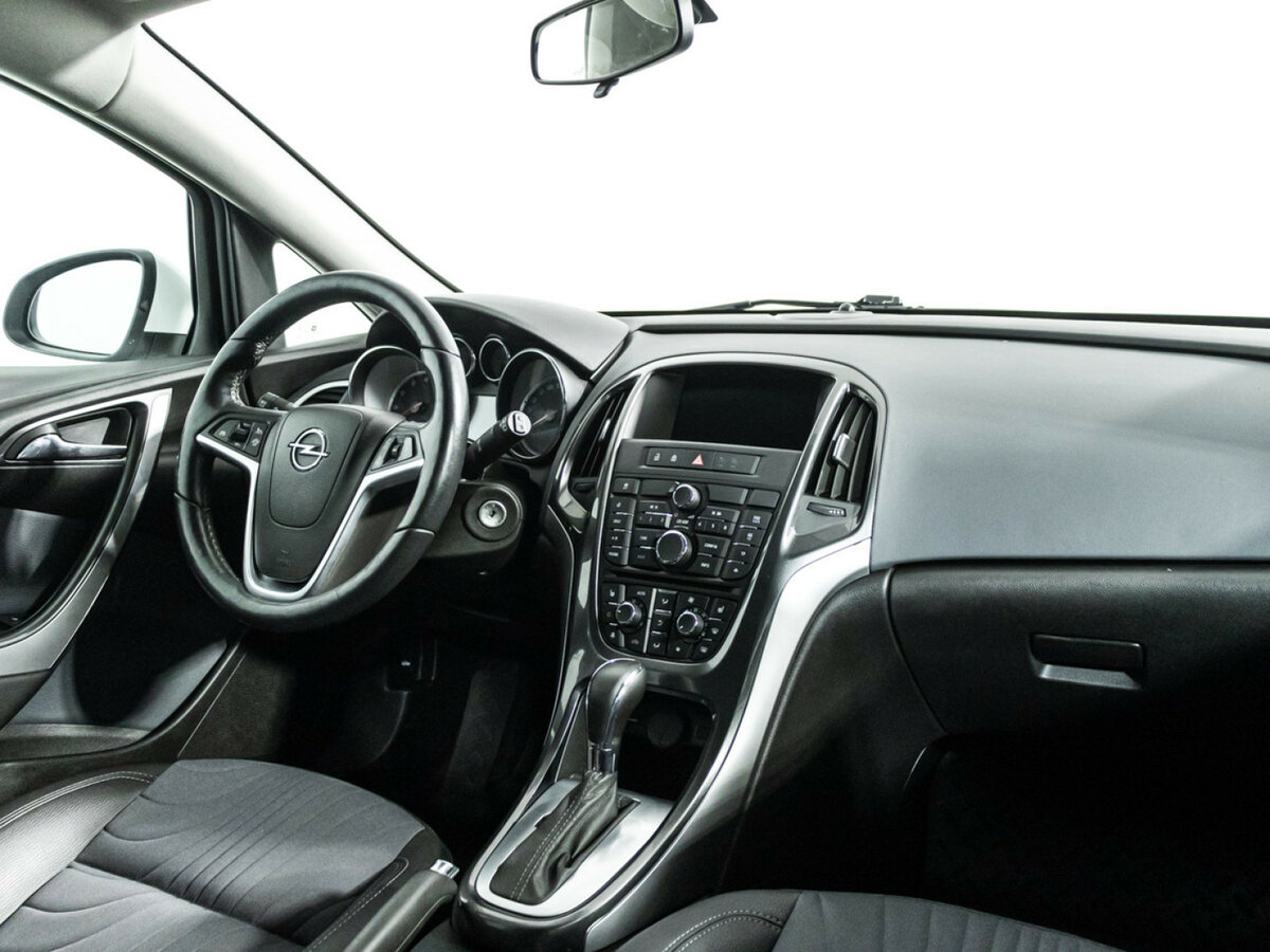 Б/У Опель Астра 2014 года. Фото: #8