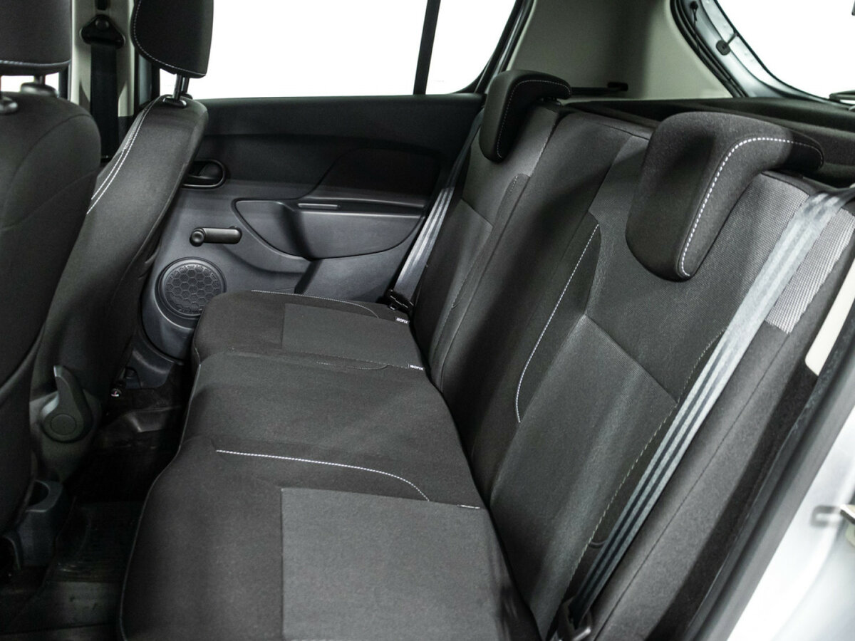 Б/У Рено Сандеро 2022 года. Фото: #9