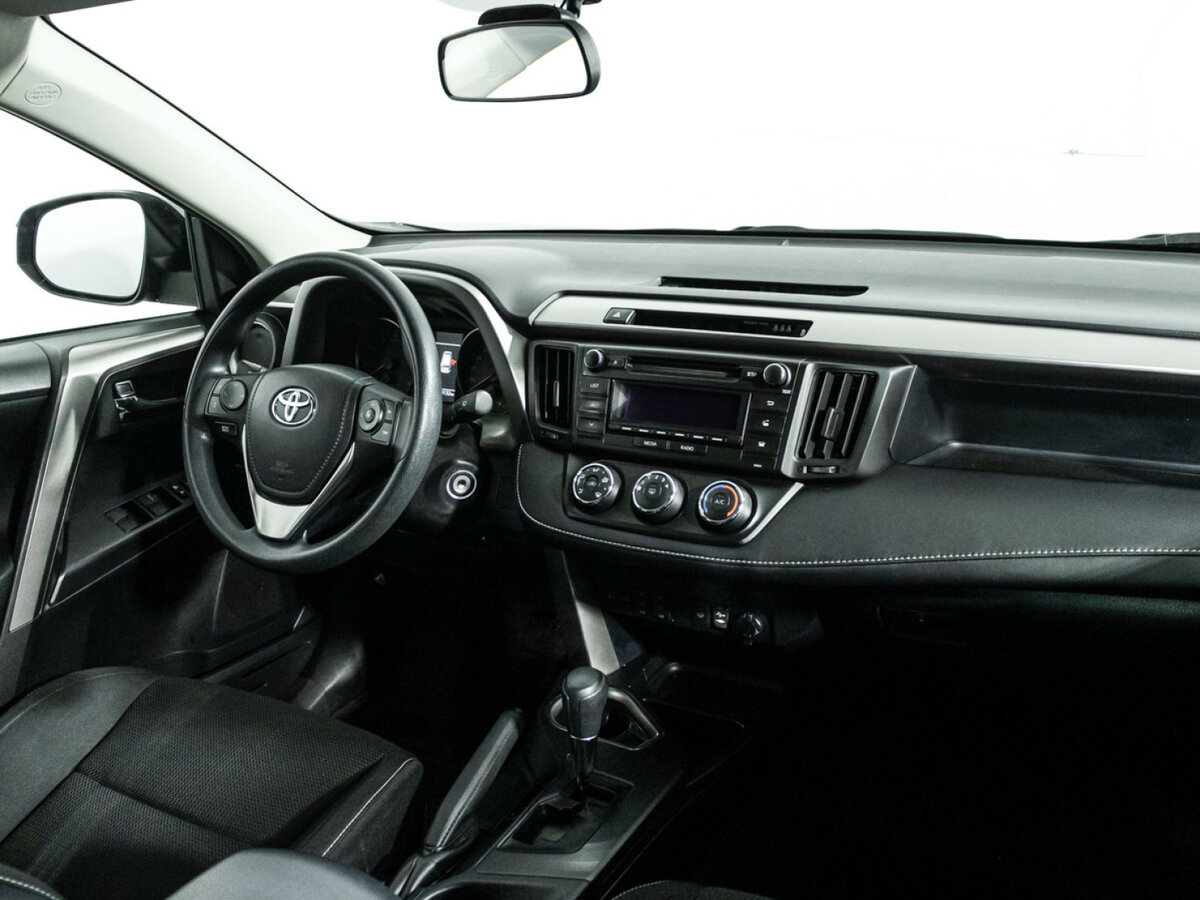 Б/У Тойота Рав4 2017 года. Фото: #8