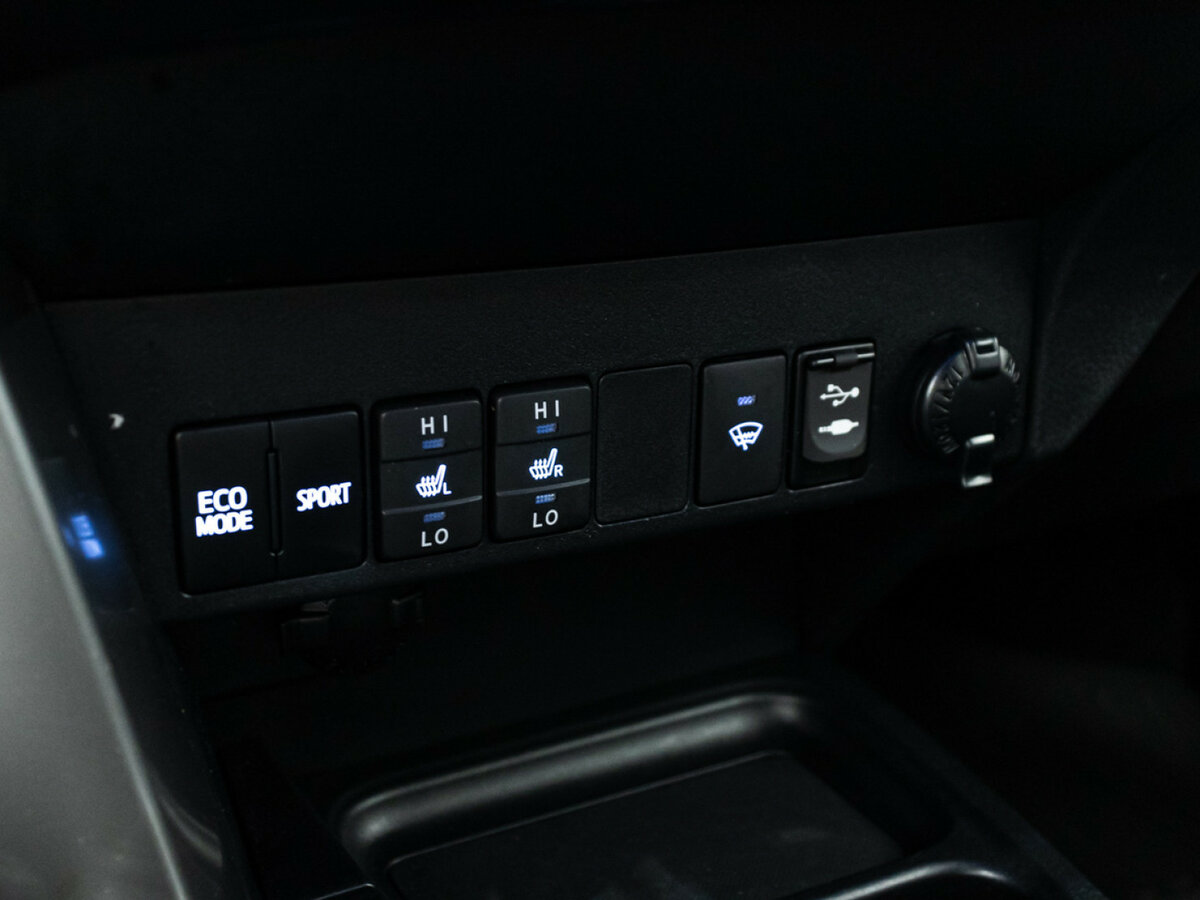 Б/У Тойота Рав4 2017 года. Фото: #15