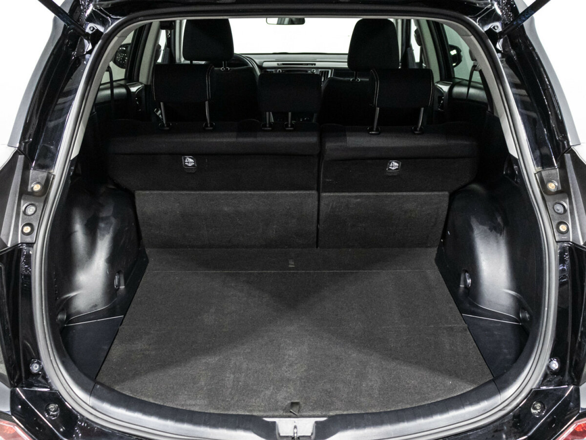 Б/У Тойота Рав4 2017 года. Фото: #16