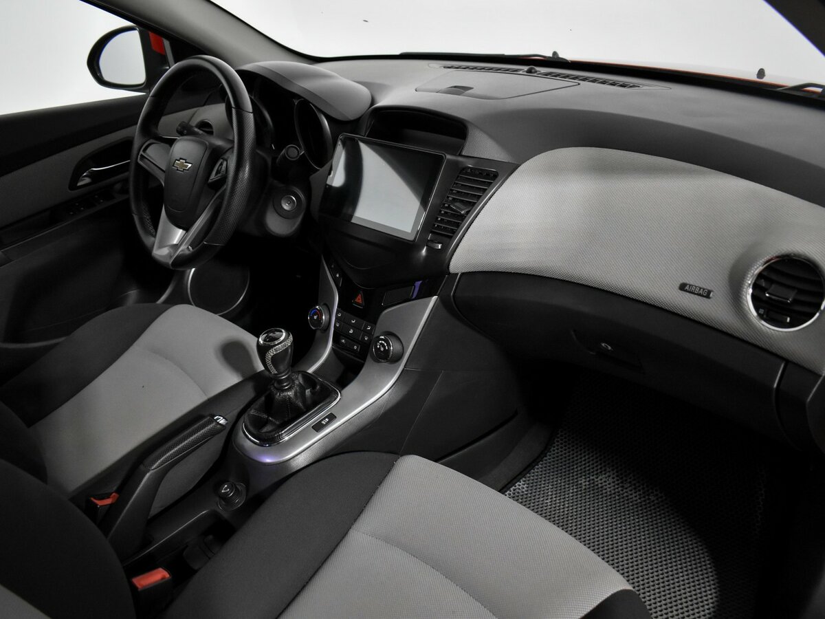 Б/У Шевроле Круз 2012 года. Фото: #11