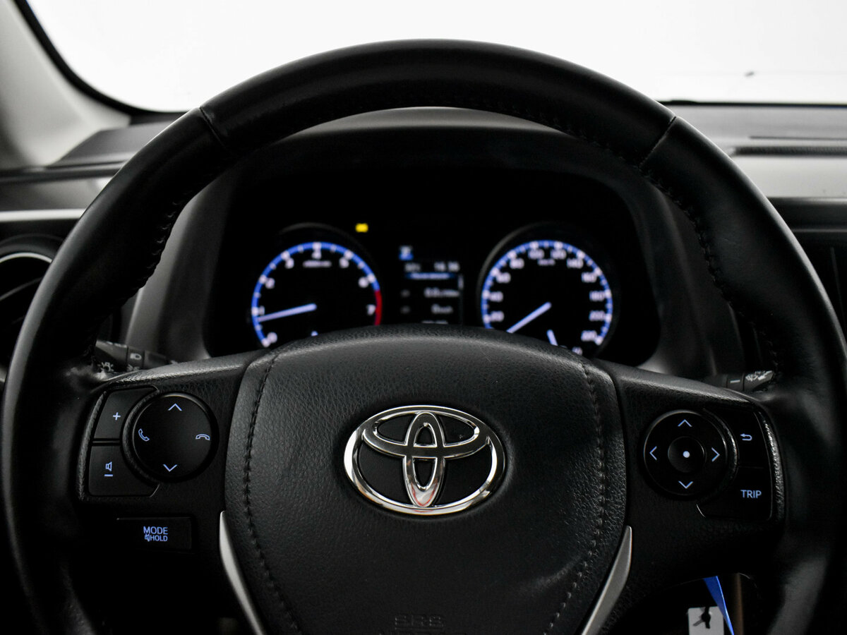 Б/У Тойота Рав4 2018 года. Фото: #16