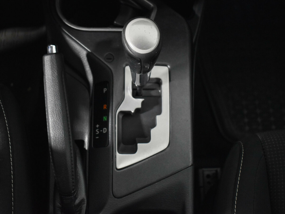 Б/У Тойота Рав4 2018 года. Фото: #8