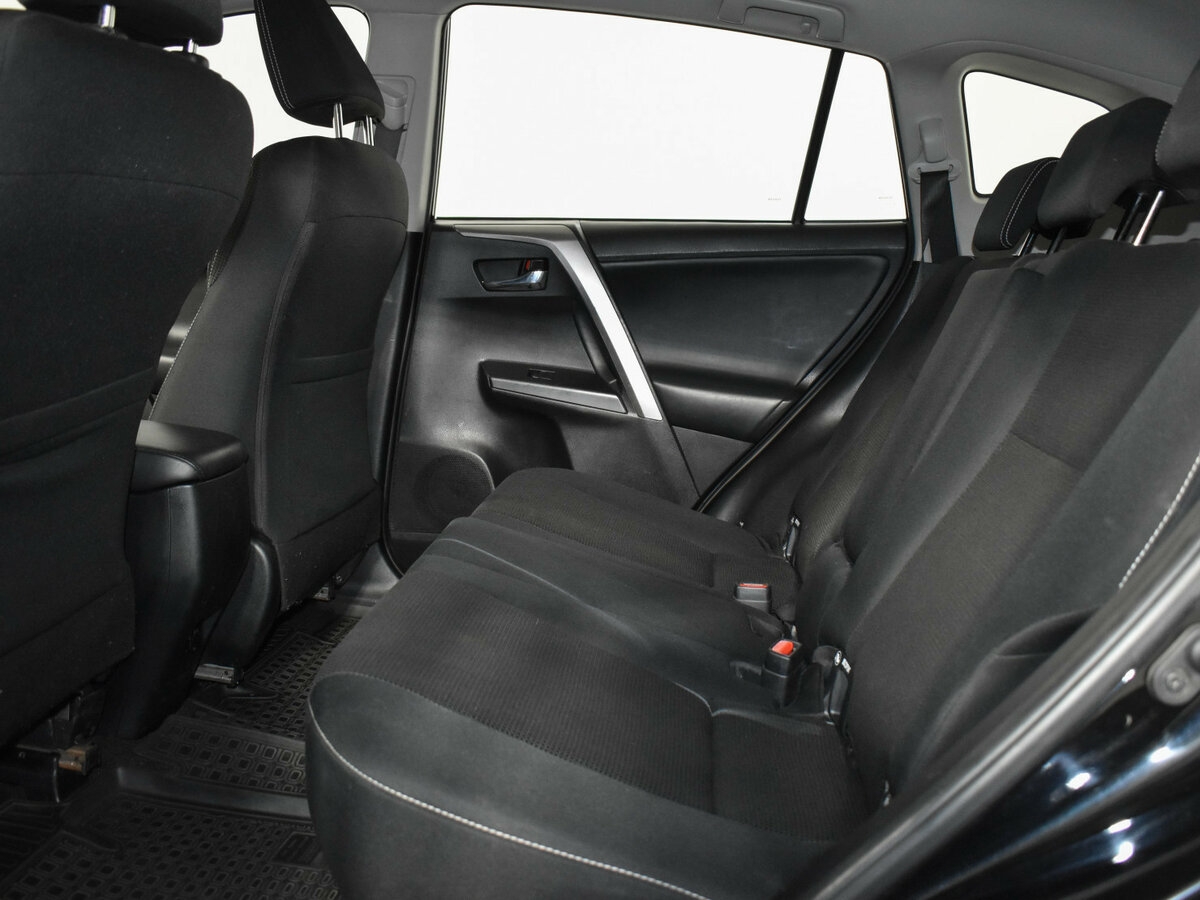 Б/У Тойота Рав4 2018 года. Фото: #10