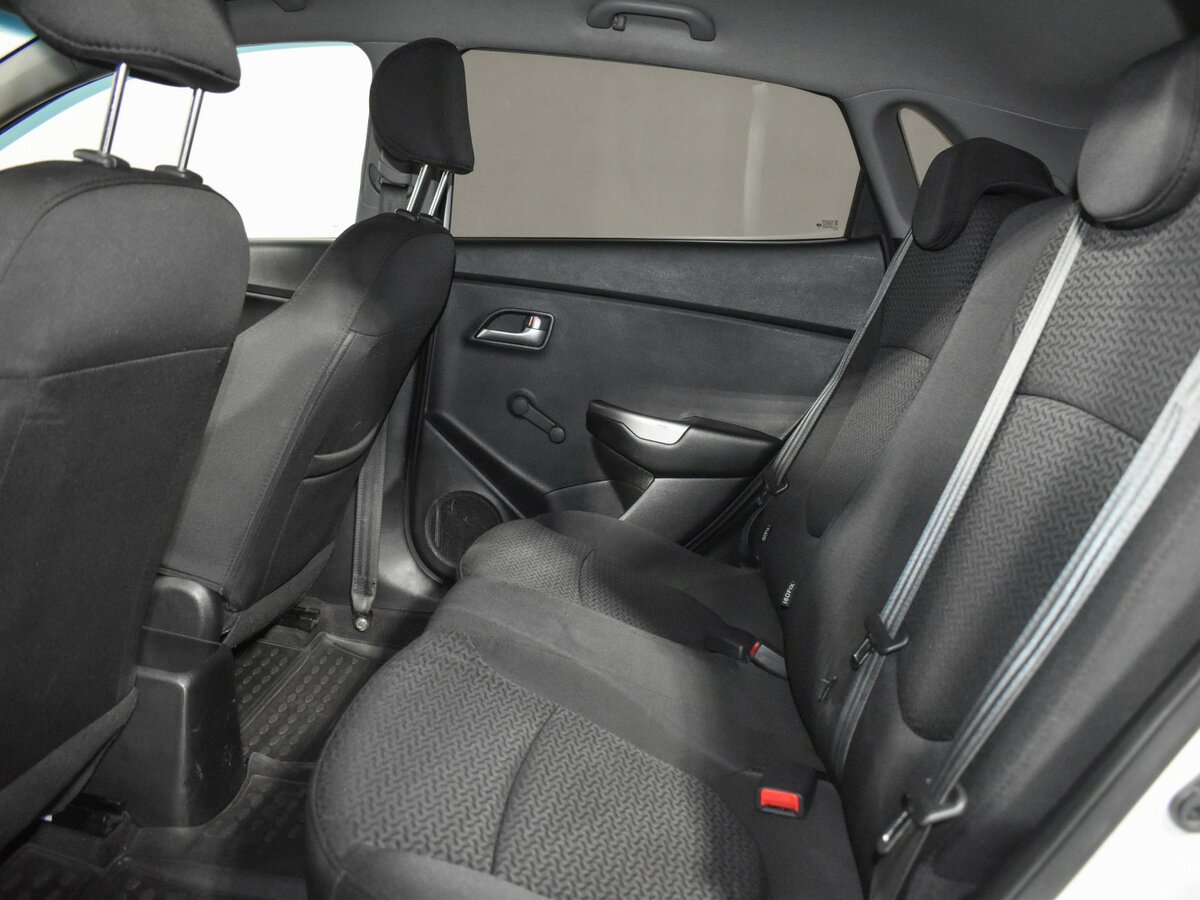 Б/У Киа Рио 2016 года. Фото: #10