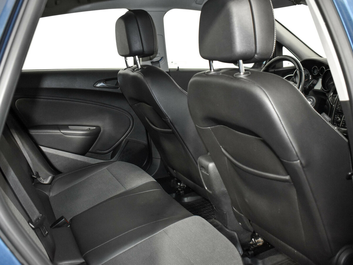 Б/У Опель Астра 2013 года. Фото: #10