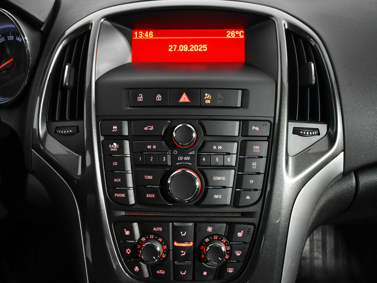 Б/У Опель Астра 2013 года. Фото: #14