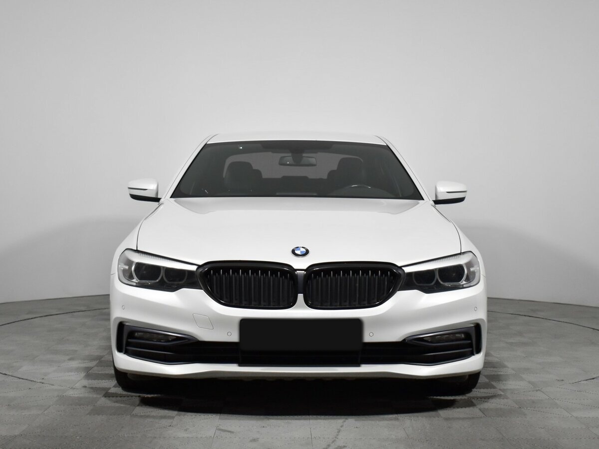 Б/У БМВ 5 серии 2017 года. Фото: #1