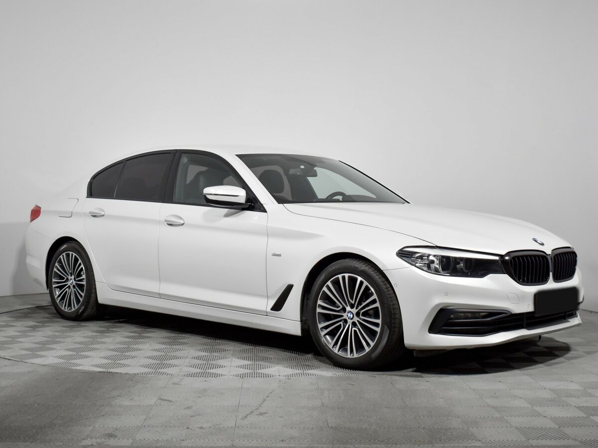 Б/У БМВ 5 серии 2017 года. Фото: #2