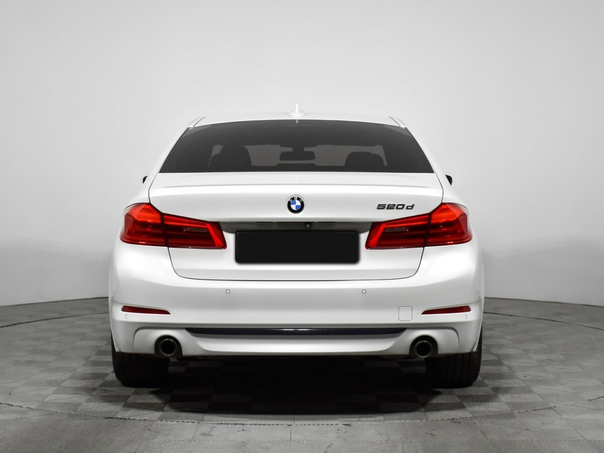 Б/У БМВ 5 серии 2017 года. Фото: #4